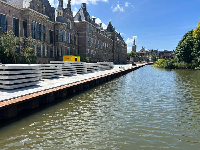 Stelcon-platen op het Binnenhof