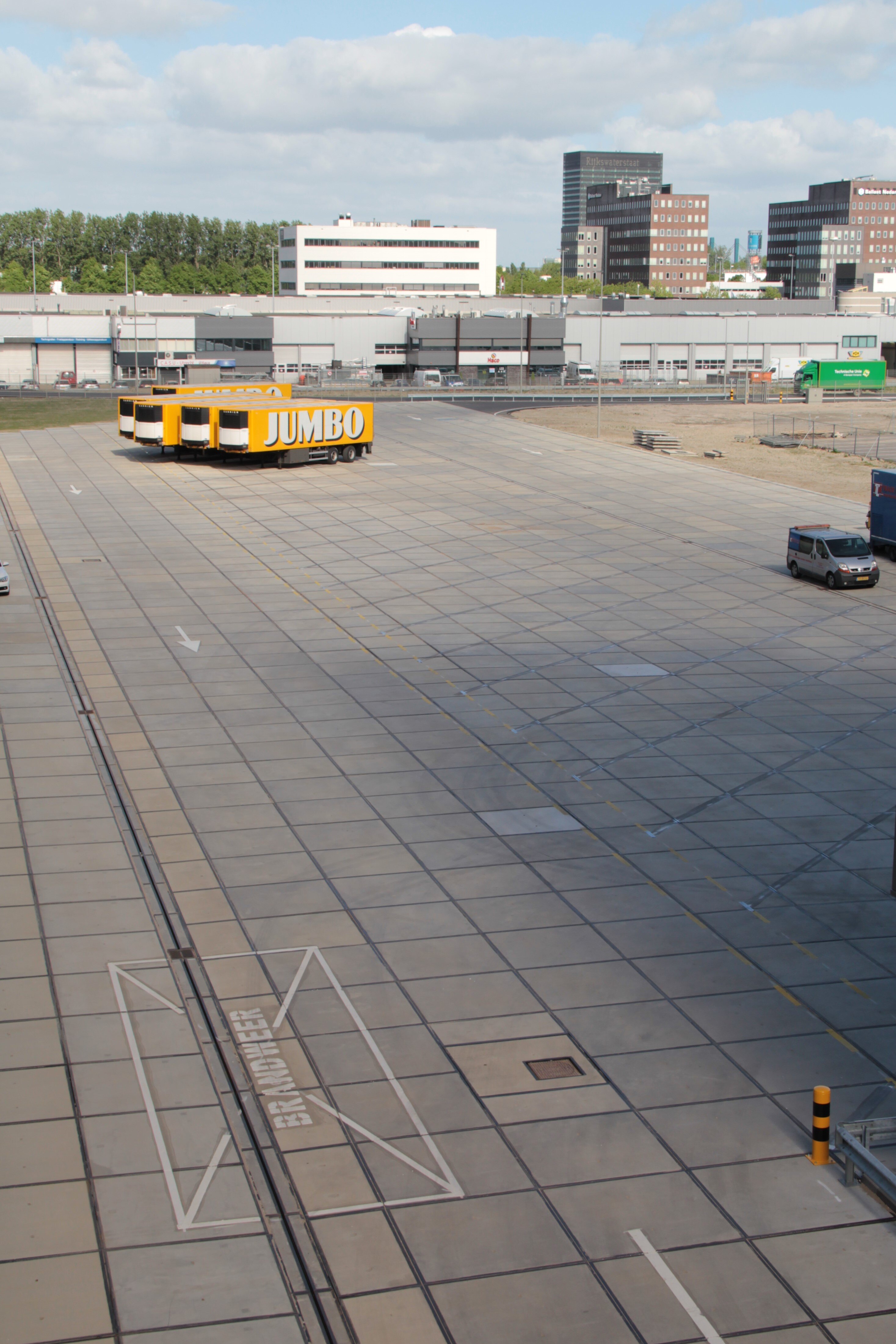 Stelcon-platen bij de Jumbo